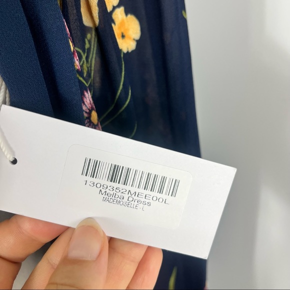 Reformation Melba floral wrap midi dress - Picture 11 of 11